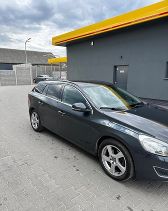 Volvo V60 cena 32500 przebieg: 248000, rok produkcji 2011 z Rypin małe 277
